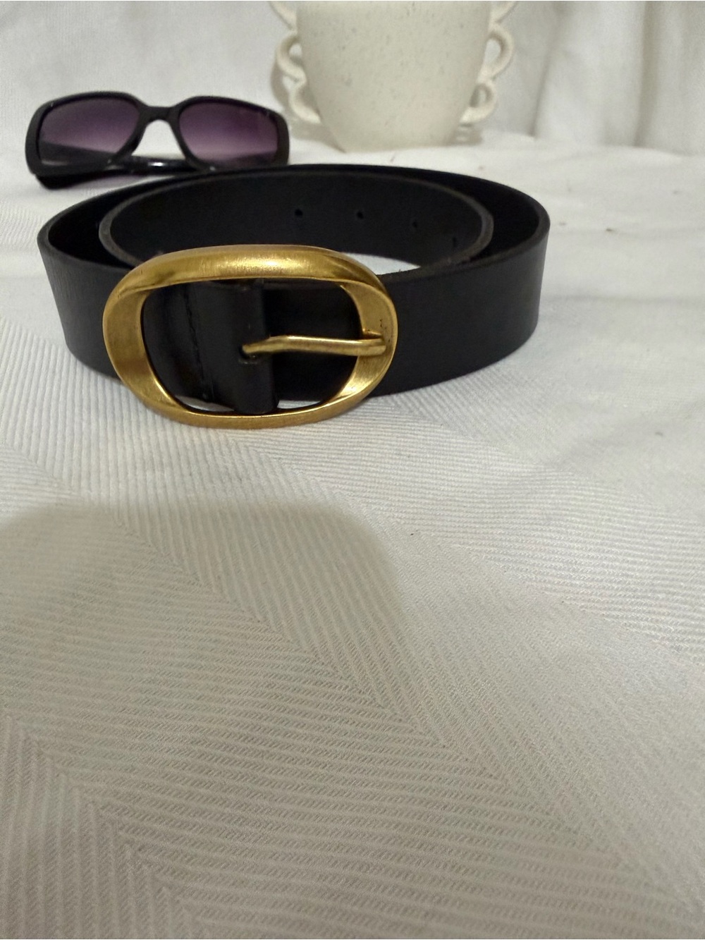 American Eagle Leather Black Belt with Gold Oval Twist Buckle S/P Preppy Slim